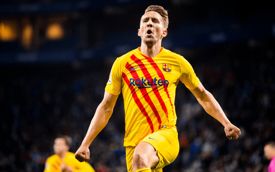 竞技宝测速 -包含法甲赛程吃紧，巴塞罗那赛前防线松动，引发热议，球探报告显示潜力的词条