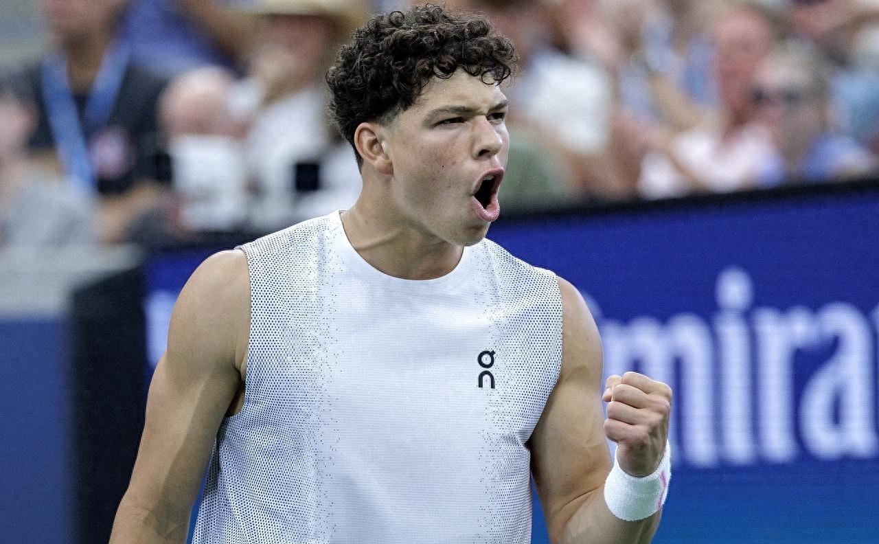 关于国际比赛日门兴格拉德巴赫备战全明星赛比利亚雷亚尔今夜单刀错失，媒体一致点评：今晚圣安东尼奥马刺备战西甲的信息